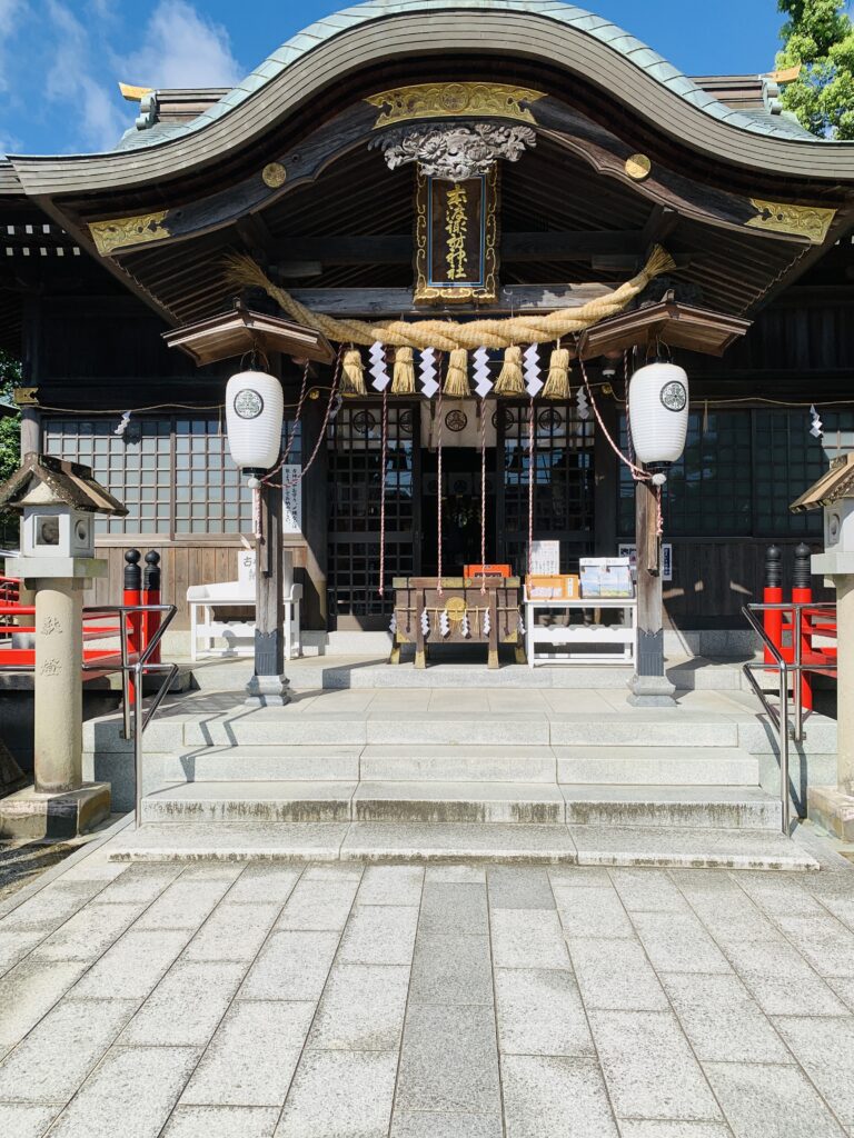 神社本殿の写真